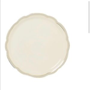 Set of 6 West elm Fishs Eddy Gilded Scalloped Dinner Plate